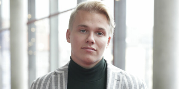 - I skolegården var ikke bare broren min «homo», men jeg også